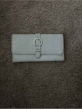 Classic Light Gray Women’s Clutch Wallet with Buckle Accent